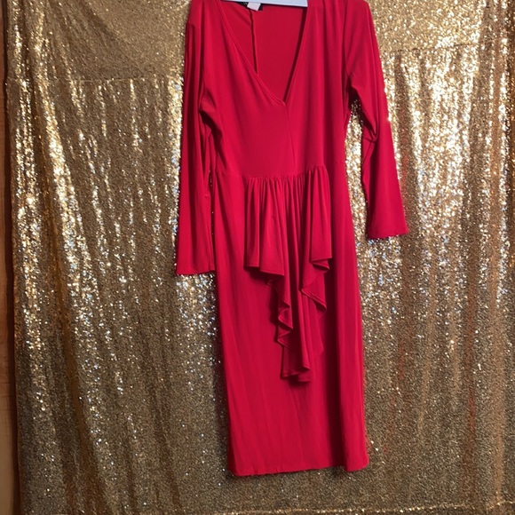 sexy red dress 💃🏾💋 - Picture 2 of 2